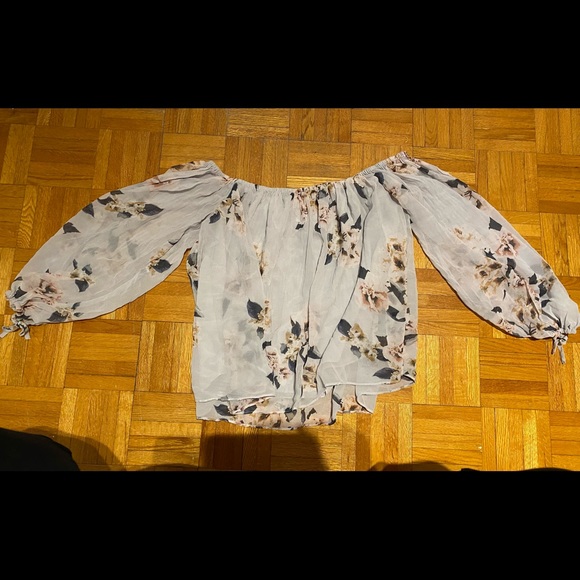 Off the Shoulder Floral Blouse - Picture 1 of 1